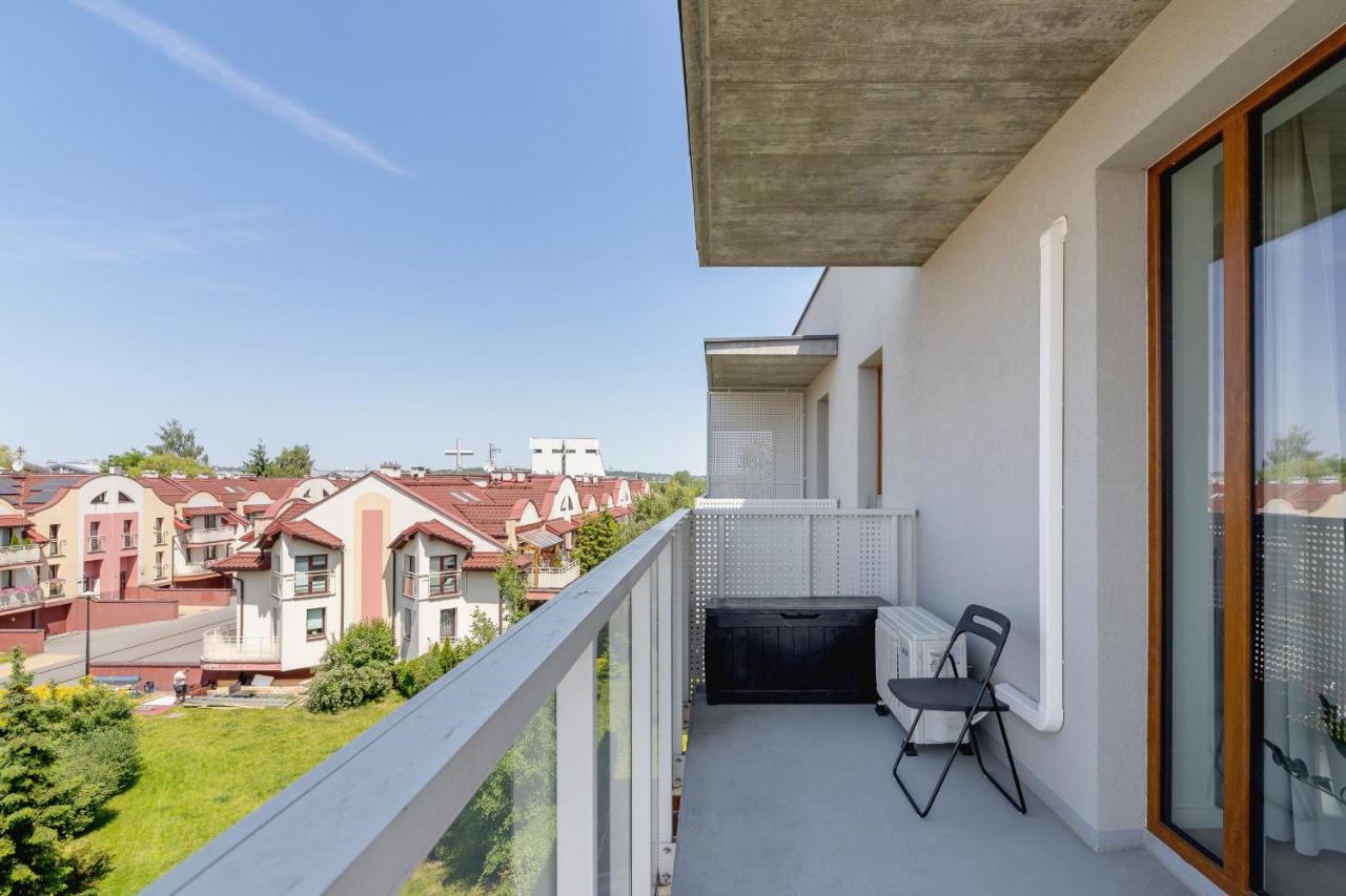 Modern & Spacious With Air Conditioning & Parking By Renters Prestige * Krakau