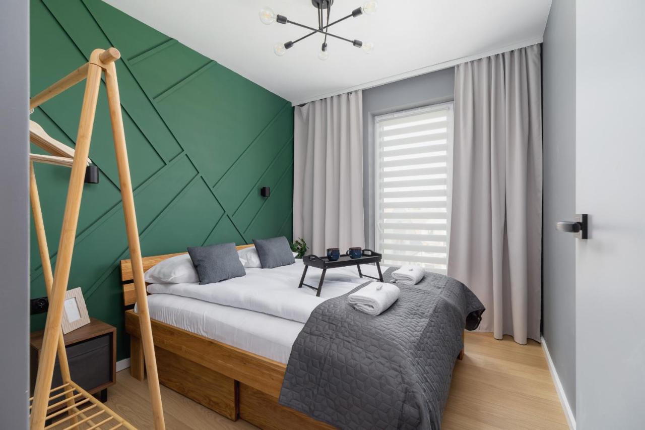 Modern & Spacious With Air Conditioning & Parking By Renters Prestige * Krakau