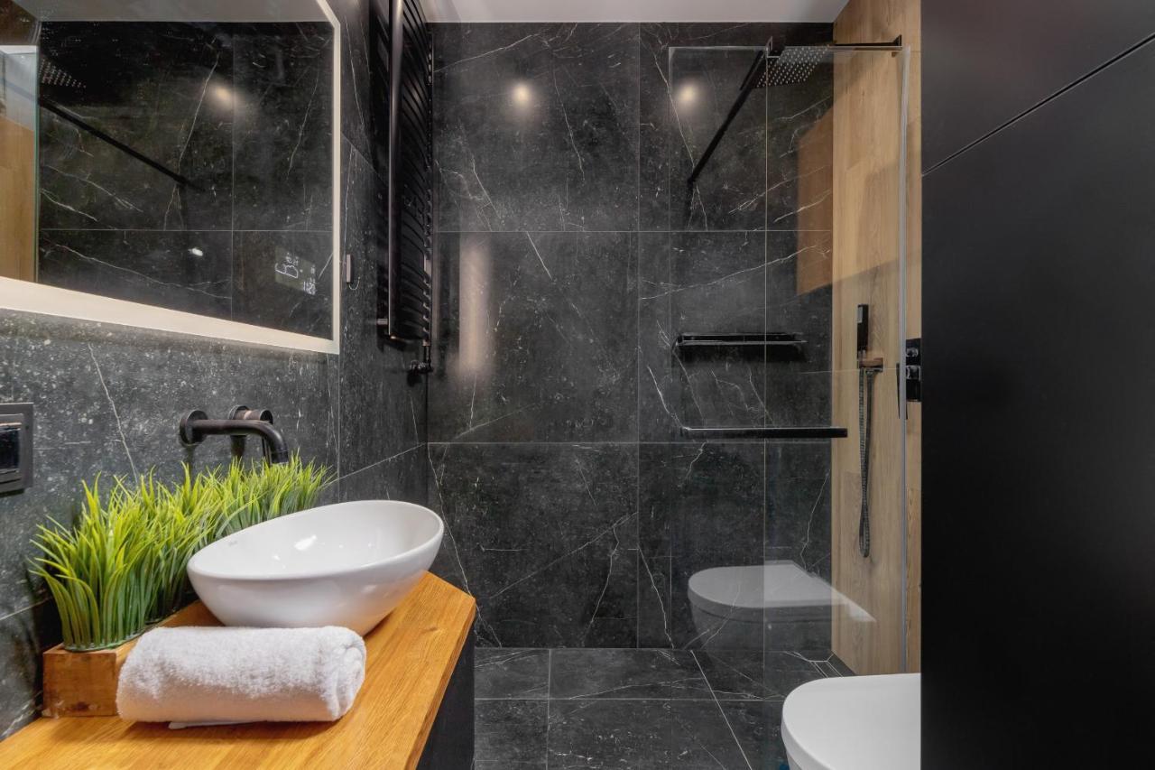 Appartement Modern & Spacious With Air Conditioning & Parking By Renters Prestige *
