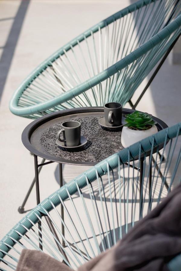 Appartement Modern & Spacious With Air Conditioning & Parking By Renters Prestige *